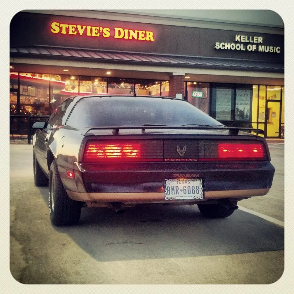 Classic car outside Stevie's Diner